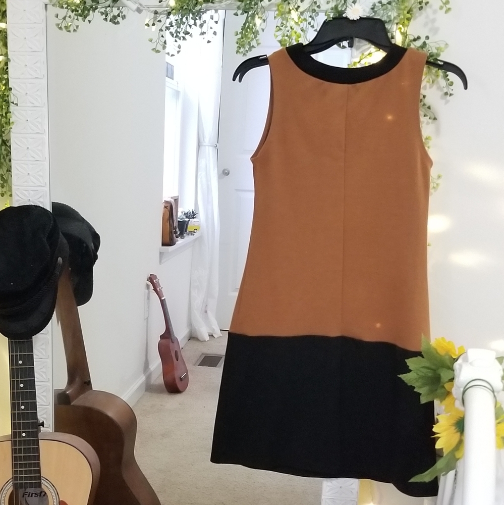 Mod Dress - Picture 2 of 5